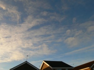 chemtrail UK 10:01 GMT 14th Jan 2019 ... note the altered ie 'aluminized sky'.