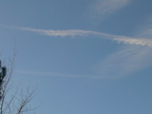 chemtrail England late morning Friday 15th Feb 2019 spraying in a corridor.