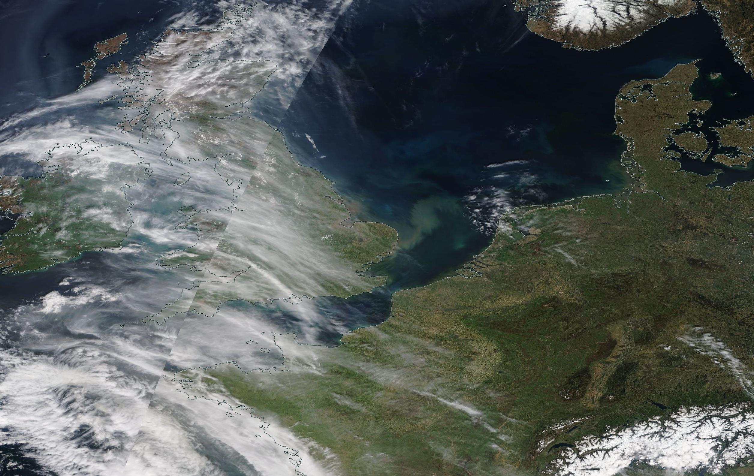 geoengineering chemtrails UK 18th April 2019 ... https://go.nasa.gov/2Umbm1r