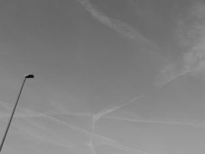 chemtrail ie geoengineering UK 5th April 2019 a hazy aluminized sky 19:02 BST note these trails do not disappear as CONTRAIL ought to but remain and add to the haze.