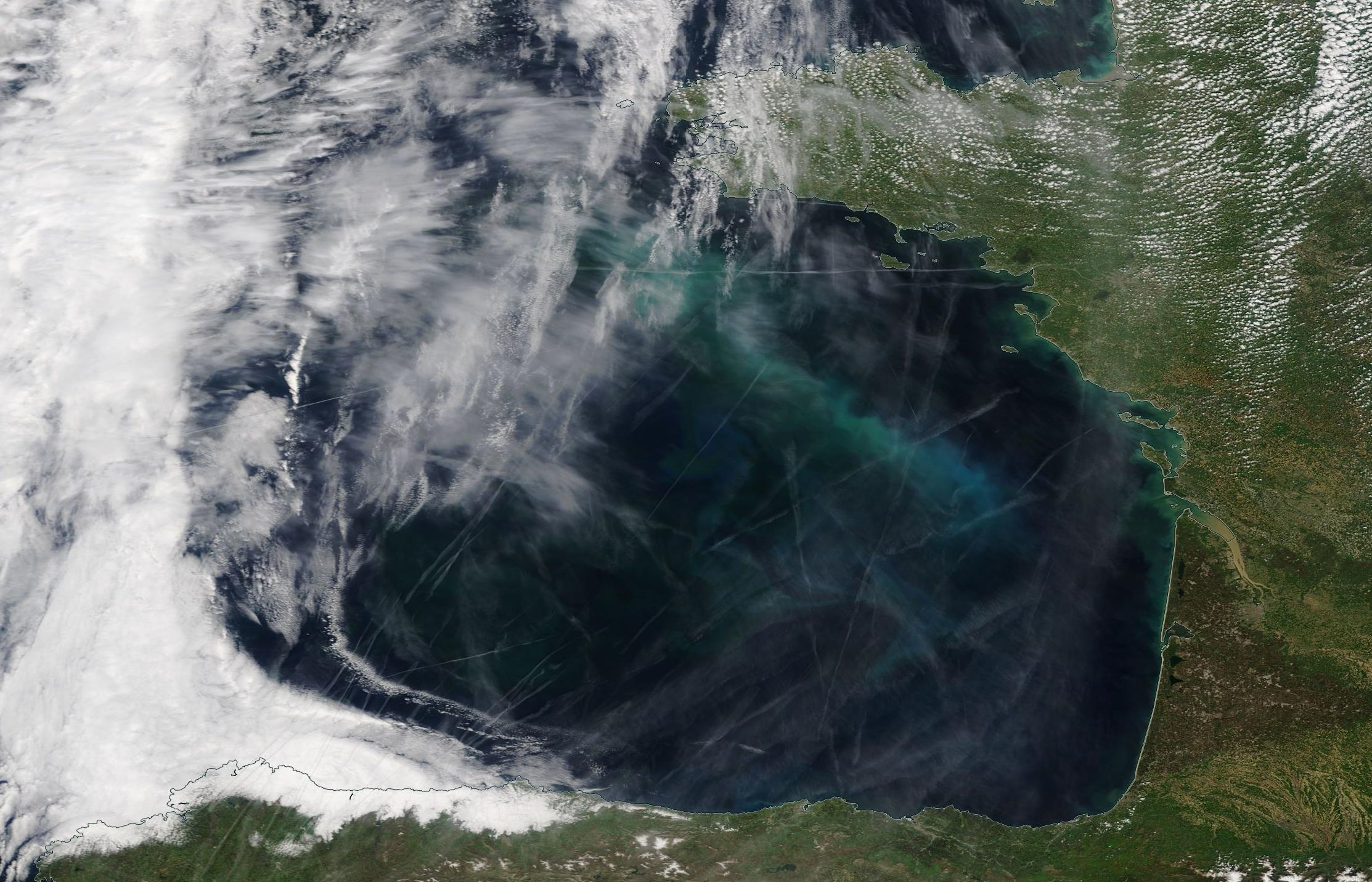 chemtrail geoengineering Biscay chemtrails Spain 30 April 2019