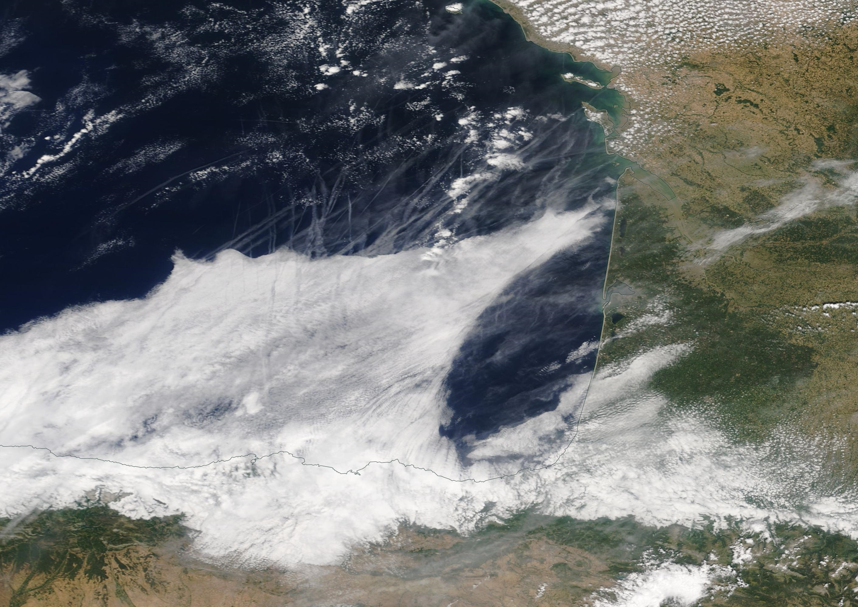 Bay of Biscay chemtrails 21 July 2019 https://go.nasa.gov/2JJDbyL