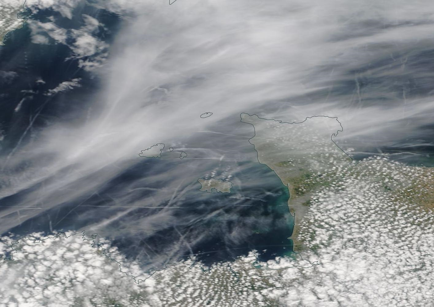 English Channel chemtrails, Sunday 21 July 2019 https://go.nasa.gov/2JLVNhG
