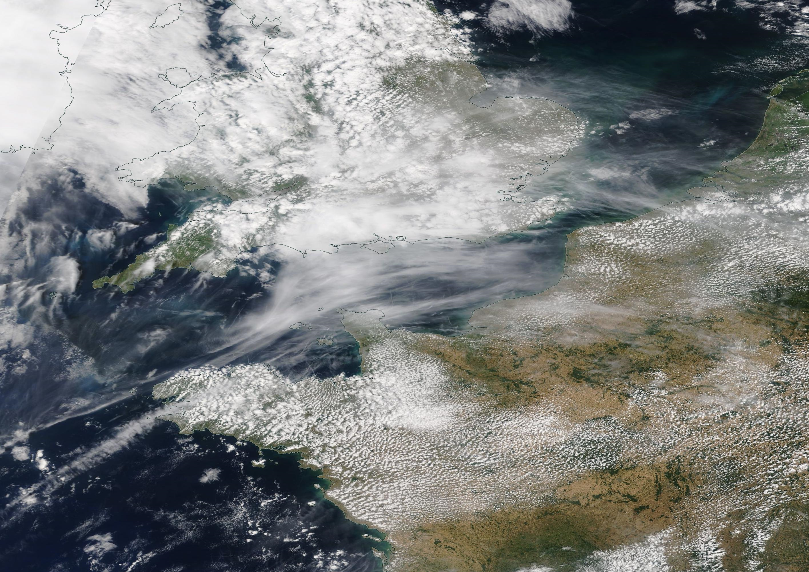 English Channel chemtrails, Sunday 21 July 2019 https://go.nasa.gov/2JLVNhG
