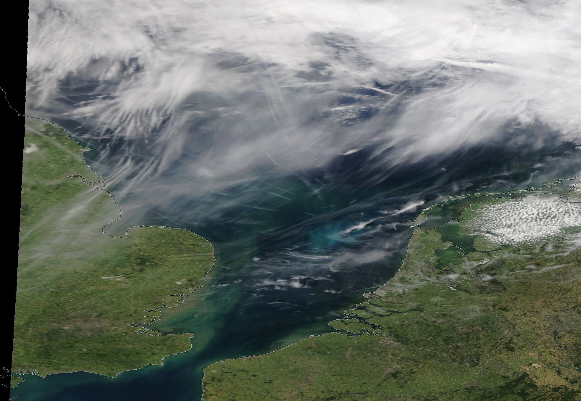 North Sea chemtrail Thursday 4 July 2019. https://go.nasa.gov/2XlX6aF