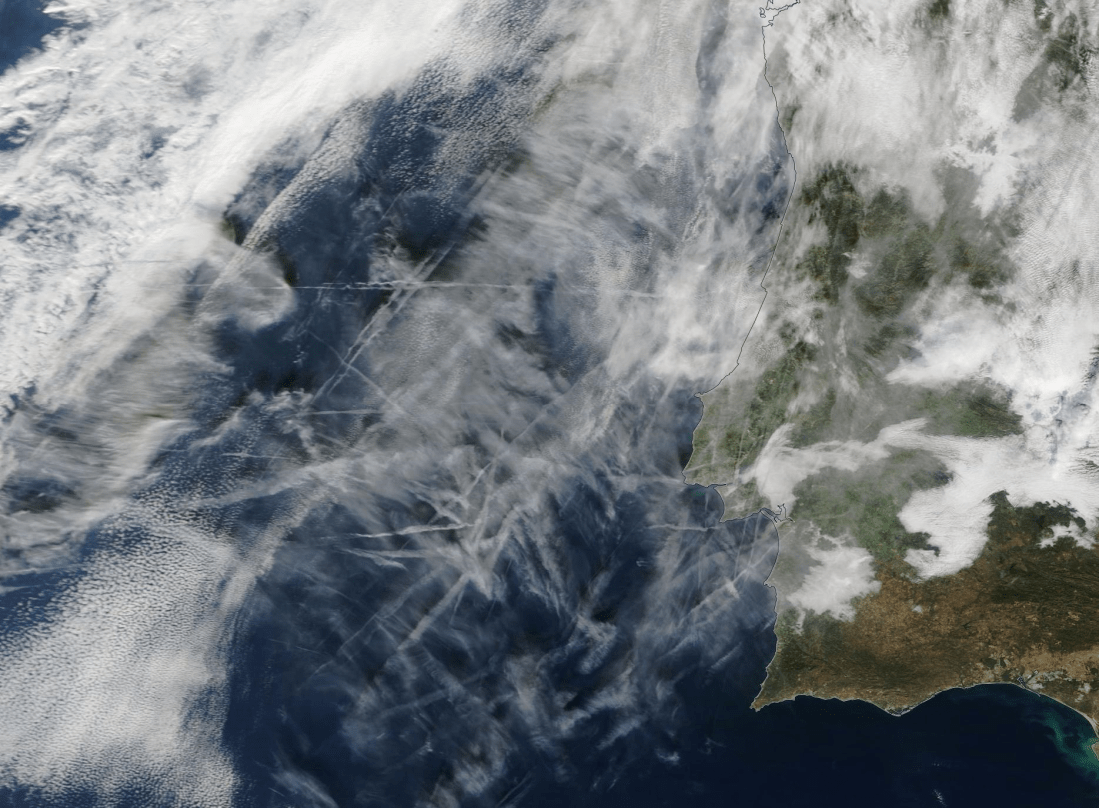 Lisbon, Portugal chemtrails geoengineering 10 Dec 2019 ... https://go.nasa.gov/2YzsVPc